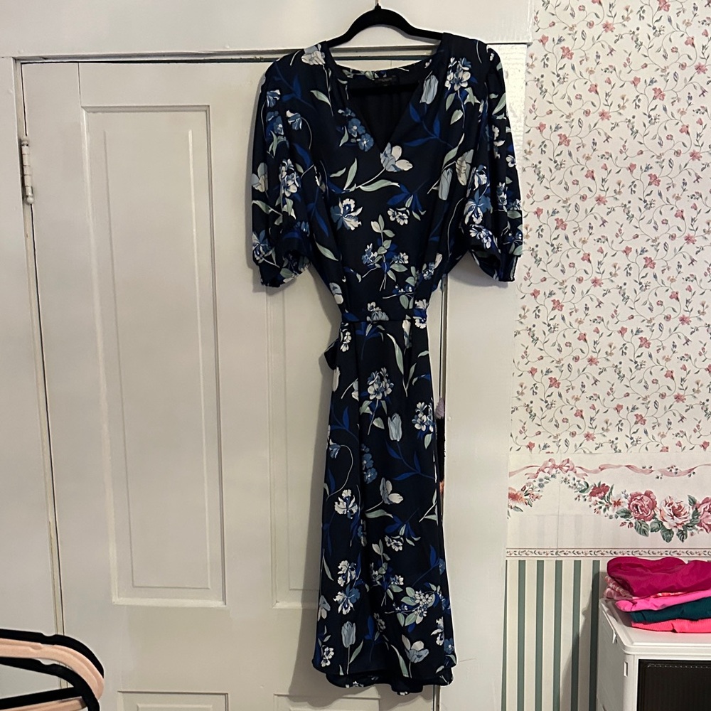 Ann Taylor Navy Floral Long Sleeve Dress